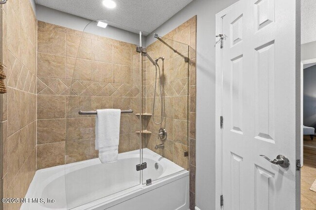 Building Photo - 1585 Crabapple Cove Ct N