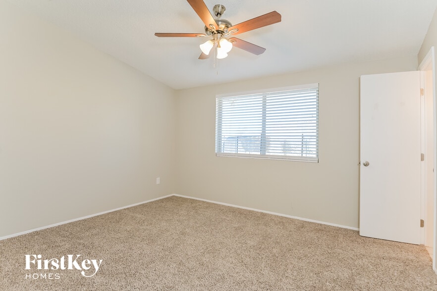 Building Photo - 9801 E Domenic Ln