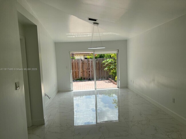 Building Photo - 5083 NW 116th Ave