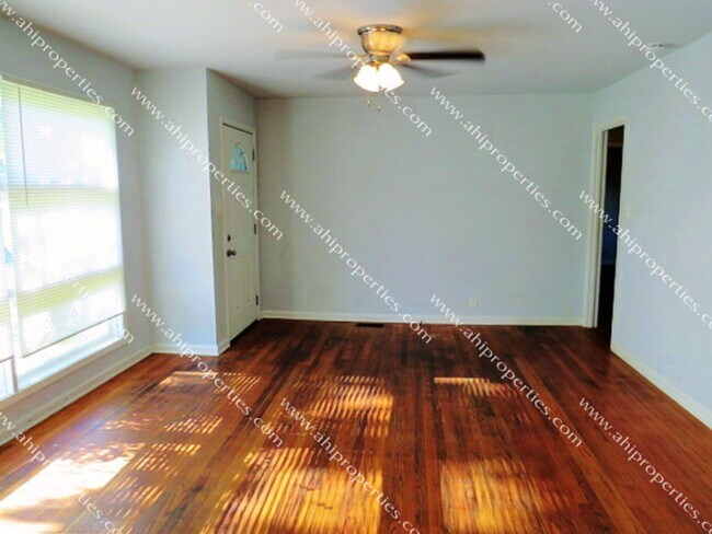 Building Photo - 505 Mastin Lk Rd NW