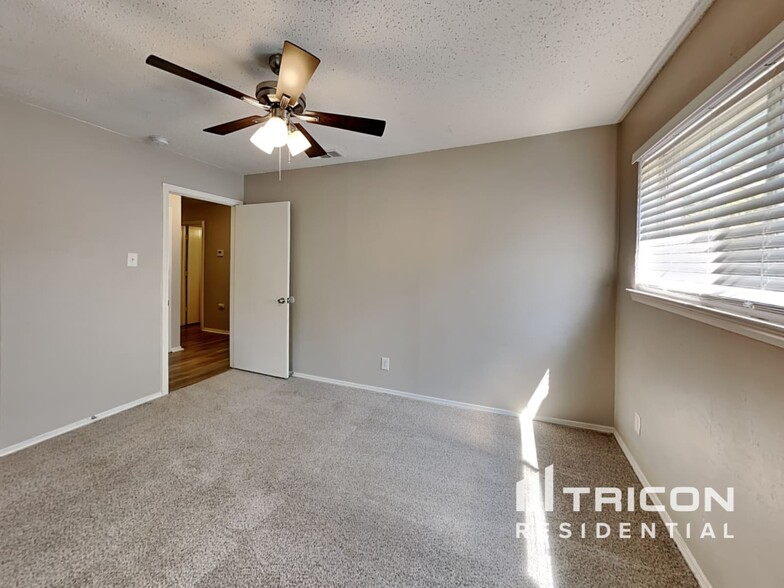 Building Photo - 611 Madison Ct