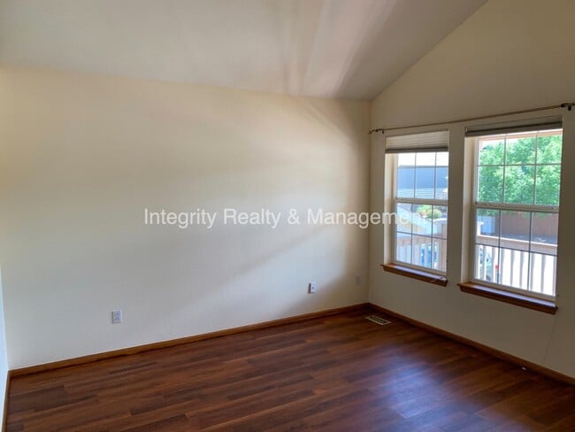 Building Photo - 9931 Saybrook St