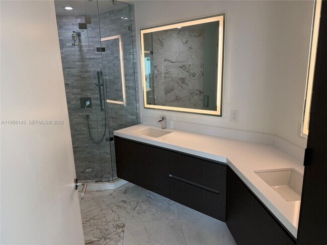 Building Photo - 851 NE 1st Ave