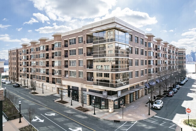 Primary Photo - Grandview II at Port Imperial