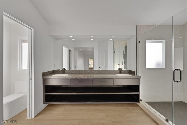 Building Photo - 7132 Mission Hills Dr