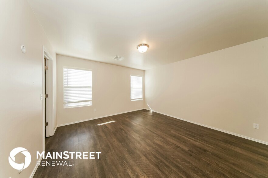 Building Photo - 10005 Blue Wing Trl