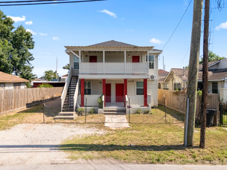Building Photo - 6707 Avenue F
