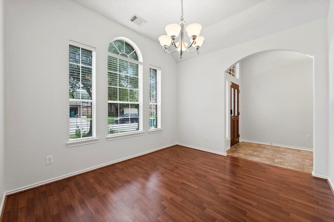 Building Photo - 23319 W Pine Ivy Ln