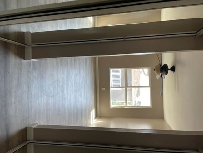 Building Photo - Kahului Ikena 3rd Floor, 2 bedroom/ 2 bathroom Apartment with Parking