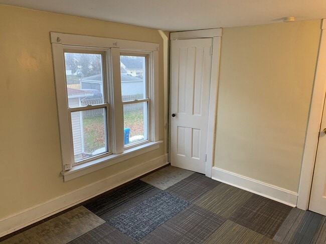 Building Photo - 745 E Benton St