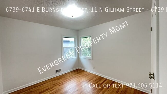 Building Photo - Ideal Location: 2BD/1BA, Garage & More! - ...