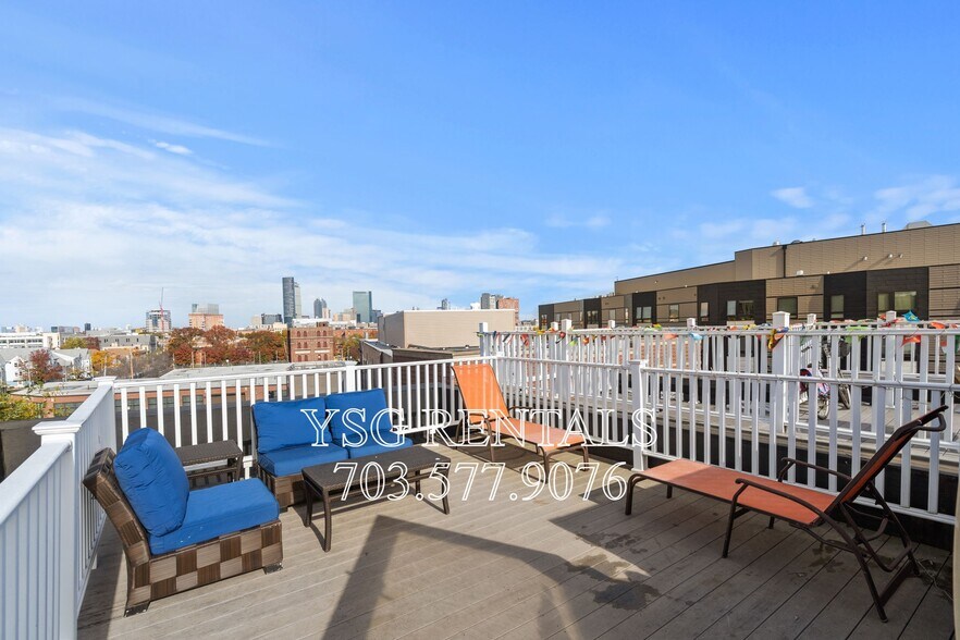 Building Photo - 1435 Tremont St