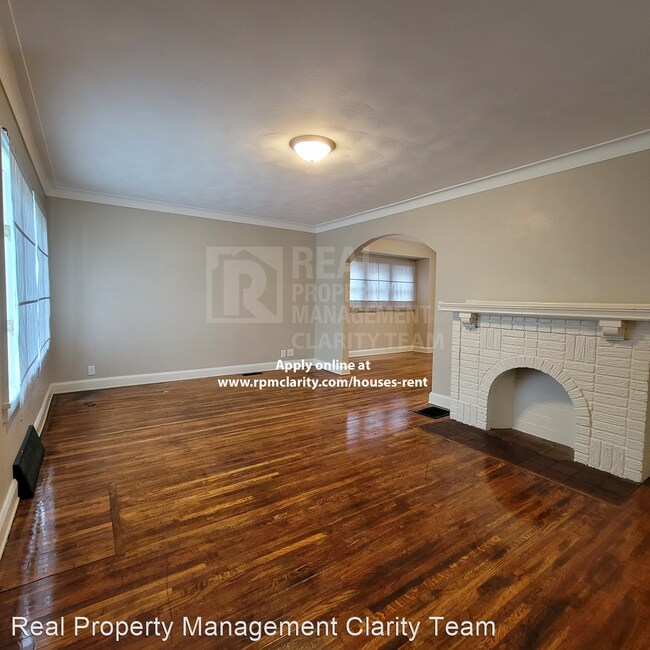 Building Photo - 3 br, 1.5 bath House - 2041 Perth St