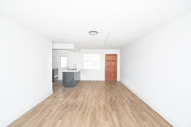 Building Photo - 6150 SW 37th St