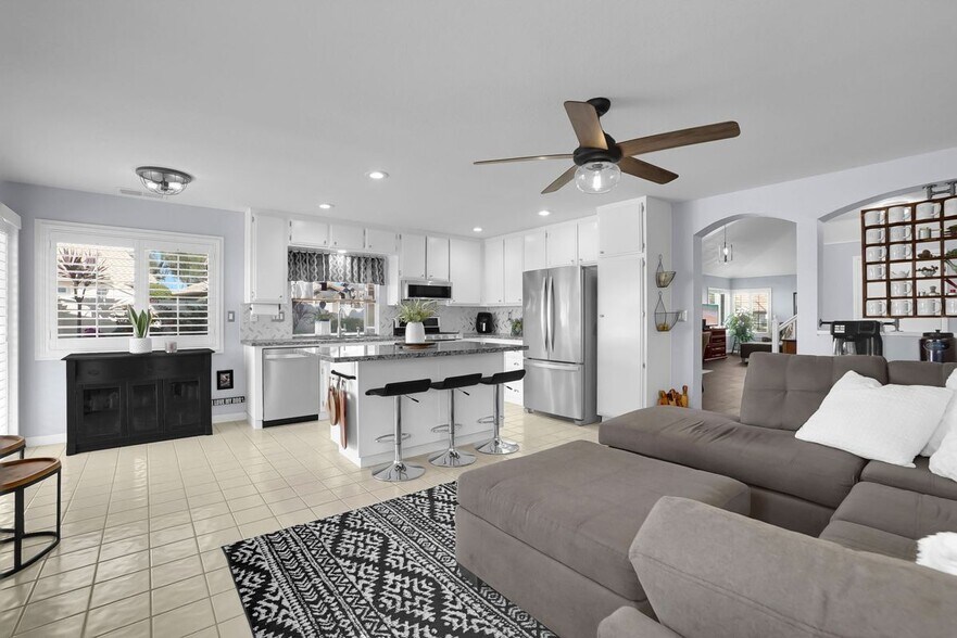 Building Photo - 885 Oakland Hills Dr