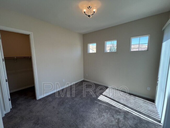 Building Photo - 8378 Simsbury Dr