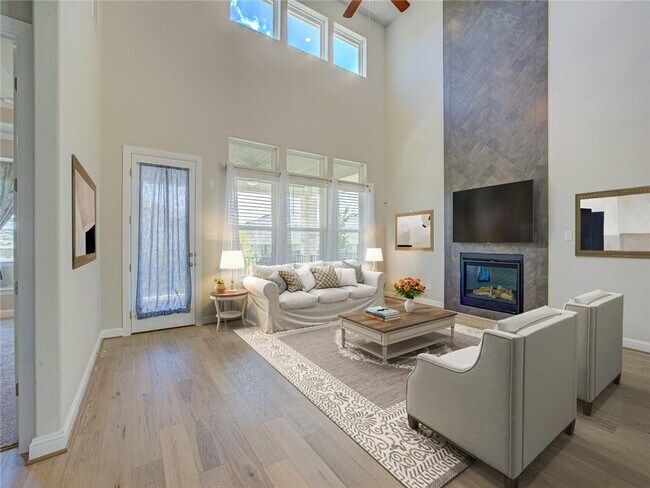 Building Photo - 425 Sitlington Ln