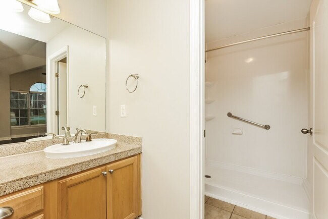 Building Photo - 2922 Churchill Ln