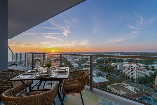 Building Photo - 400 Central Ave