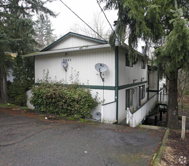 Primary Photo - 5011 SW Beaverton-Hillsdale Hwy
