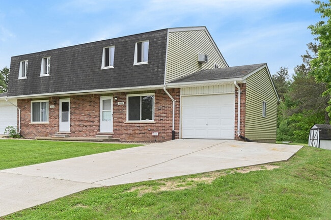 Primary Photo - 2336 Peppermill Rd