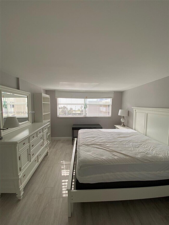 Building Photo - 2929 S Ocean Blvd