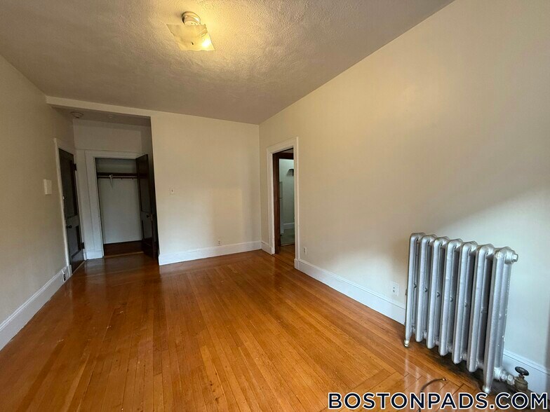 Building Photo - 163 Summer St