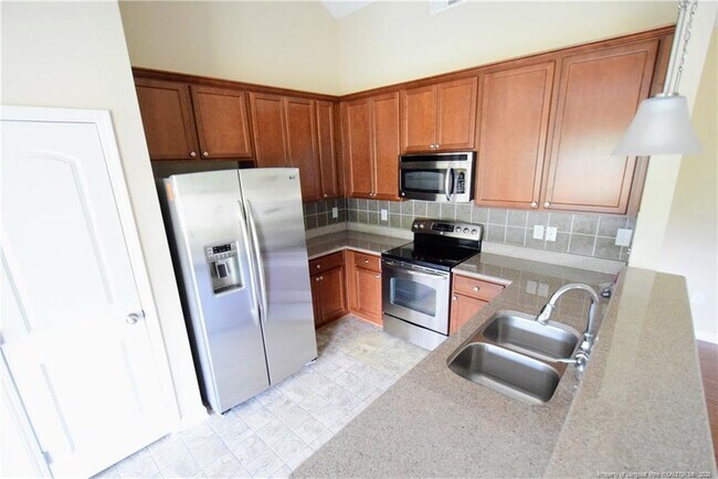 Building Photo - 2541 Spinnaker Dr