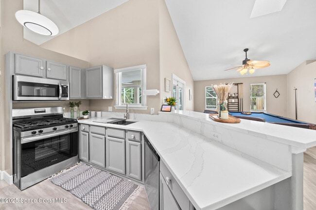 Building Photo - 2631 Canterbury Cir