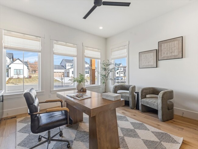 Building Photo - 296 E 230 N