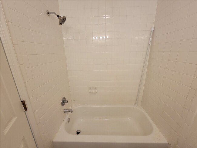 Building Photo - 1530 Heights Blvd