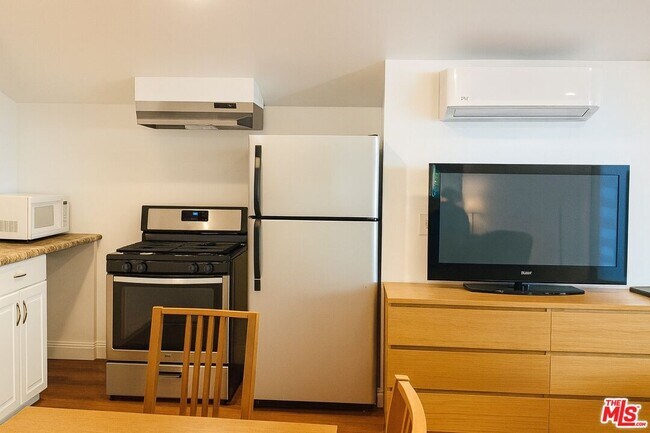 Building Photo - 5240 Buffalo Ave