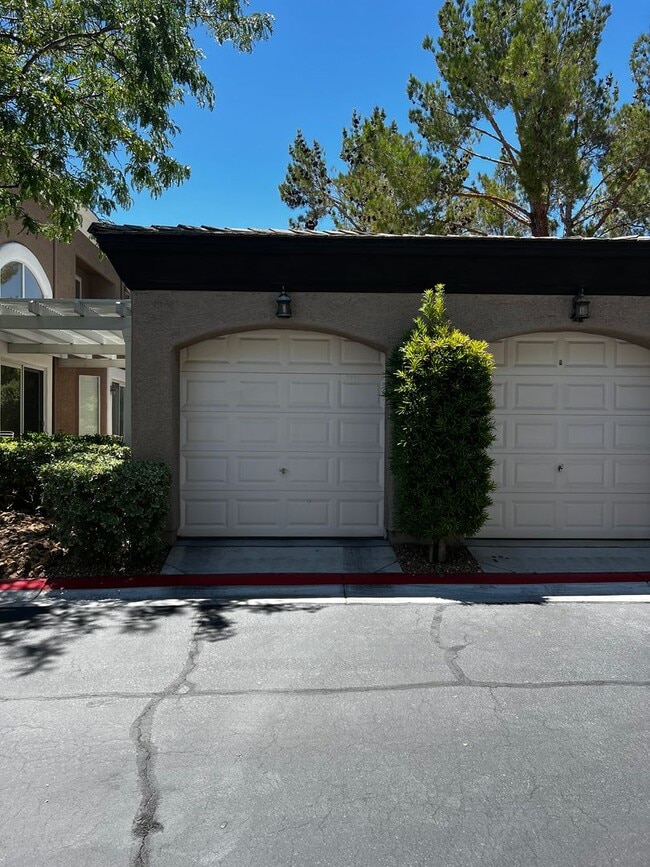 Building Photo - 801 Dana Hills Ct