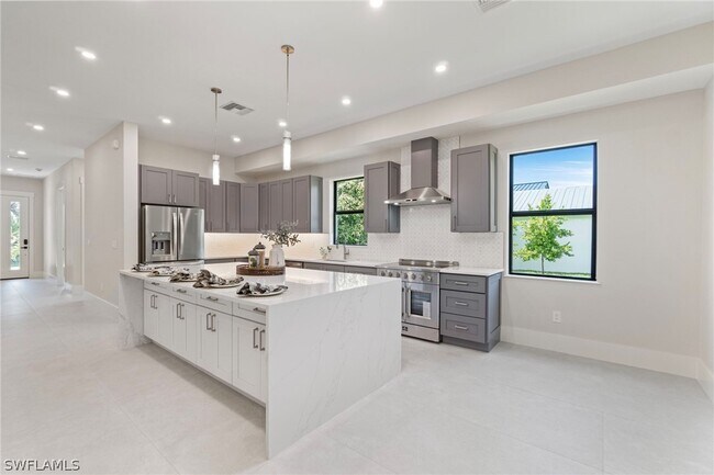 Building Photo - 2769 Van Buren Ave