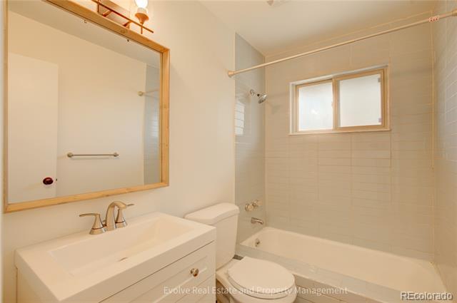 Building Photo - 6900 Larsh Dr