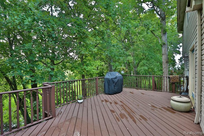 Building Photo - 3288 Hickory Dr
