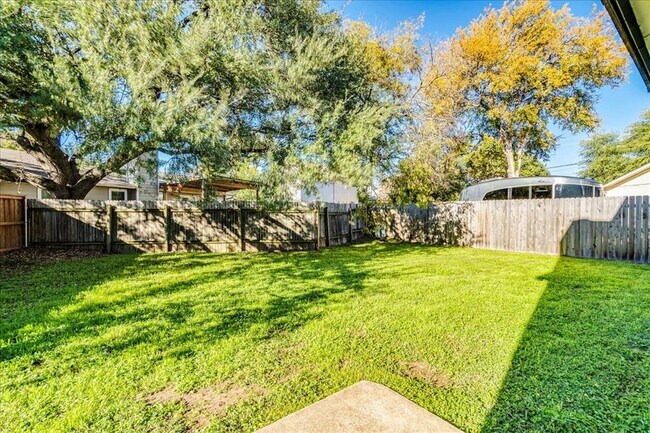 Building Photo - 12304 Tipperary Cove