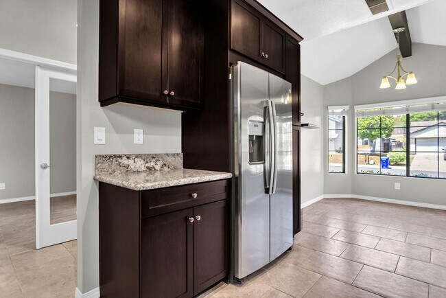 Building Photo - Beautiful single level home in Rancho Pena...