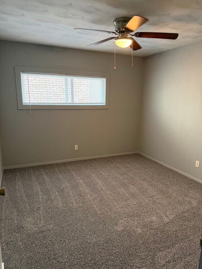 Building Photo - Pine Street Terrace