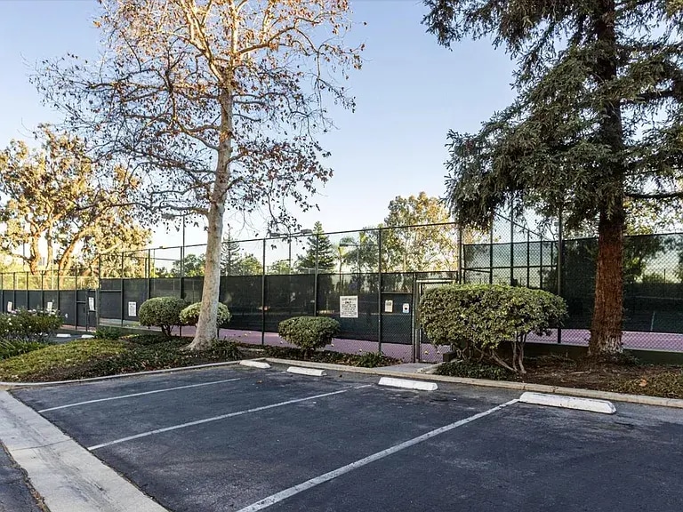 Building Photo - 18241 Andrea Cir N