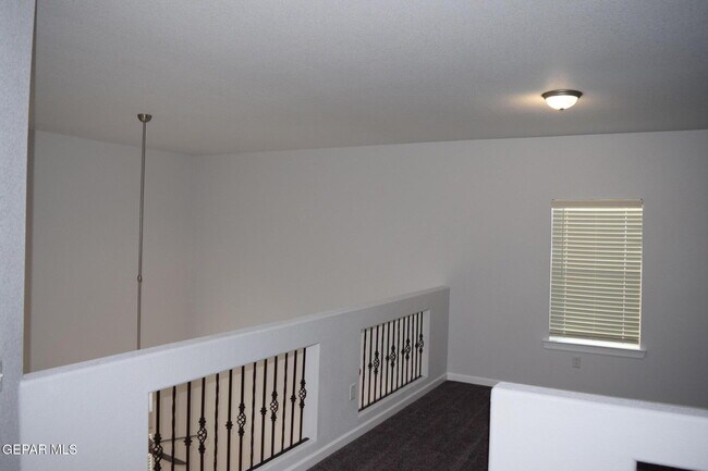 Building Photo - 1103 Nickel Hl Ave