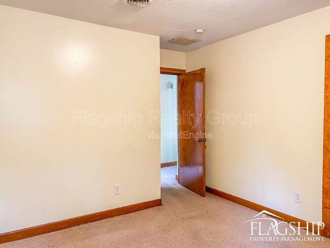 Building Photo - 1228 Forest Acres Dr