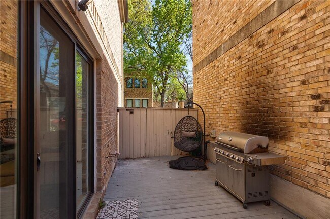 Building Photo - 1807 San Gabriel St