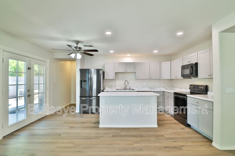 Building Photo - 2783 S Sailors Way