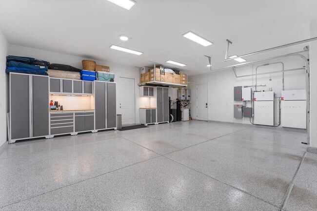 Building Photo - Modern Elegance in Scots Pine – 5-Bedroom Luxury Residence in West Summerlin