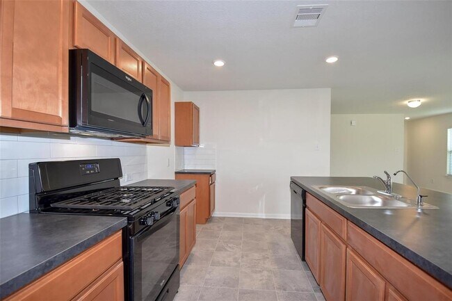 Building Photo - 11663 Rosewood Forest Ct