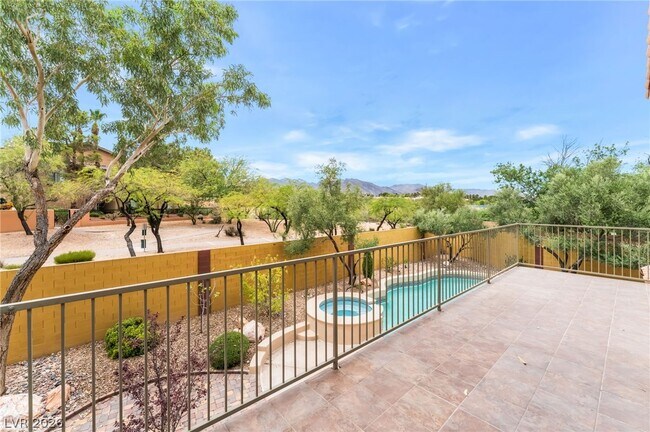 Building Photo - 1733 Tesara Vista Pl
