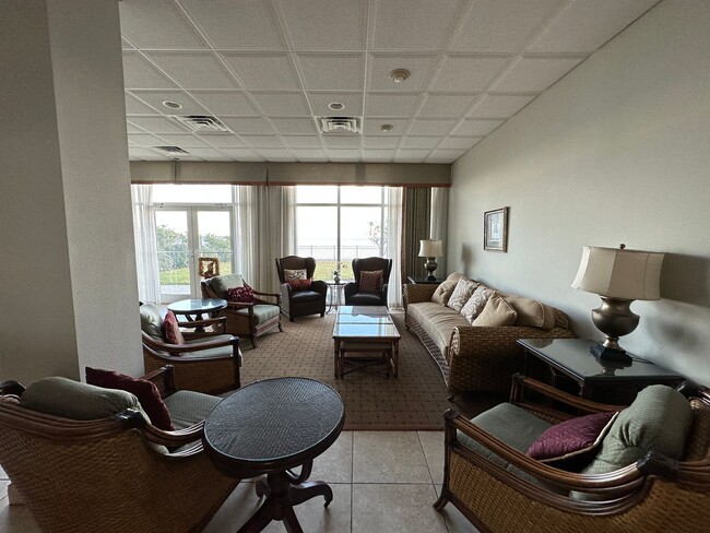 Building Photo - Condo for Rent in Bayshore Condominiums ~ ...