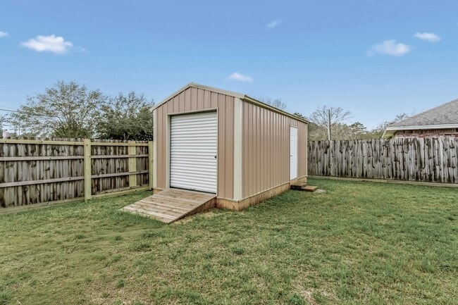 Building Photo - 17815 Nonie Ln