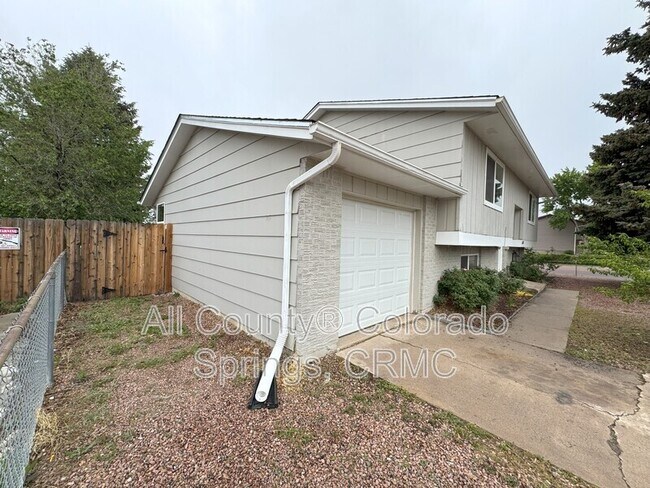 Building Photo - 1480 Hiawatha Dr